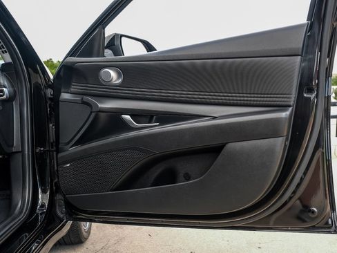 Used 2023 Hyundai Elantra Limited FWD image 47