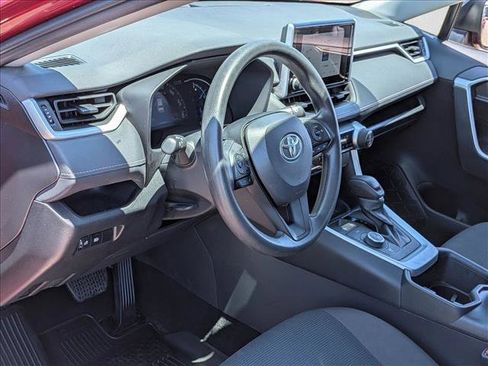 Used 2024 Toyota RAV4 LE AWD/4WD image 10