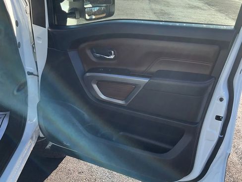 Used 2019 Nissan Titan Platinum Reserve w/ Platinum Utility Package image 16