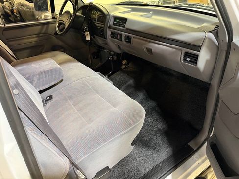 Used 1997 Ford F250 4x4 Regular Cab Heavy Duty image 35