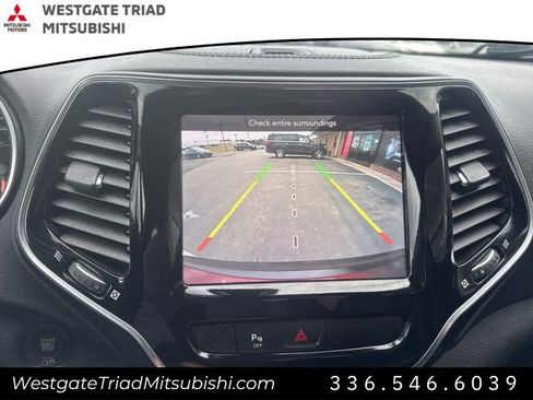 Used 2020 Jeep Cherokee Limited image 19