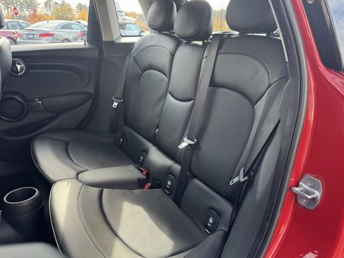 Used 2016 MINI Cooper 4-Door Hardtop image 10