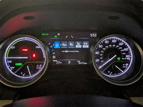 Used 2022 Toyota Camry XLE image 32