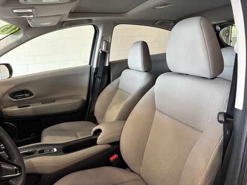 Used 2016 Honda HR-V EX image 12