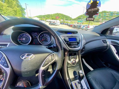 Used 2013 Hyundai Elantra Limited FWD image 19