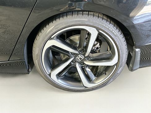 Used 2019 Honda Accord Sport image 11