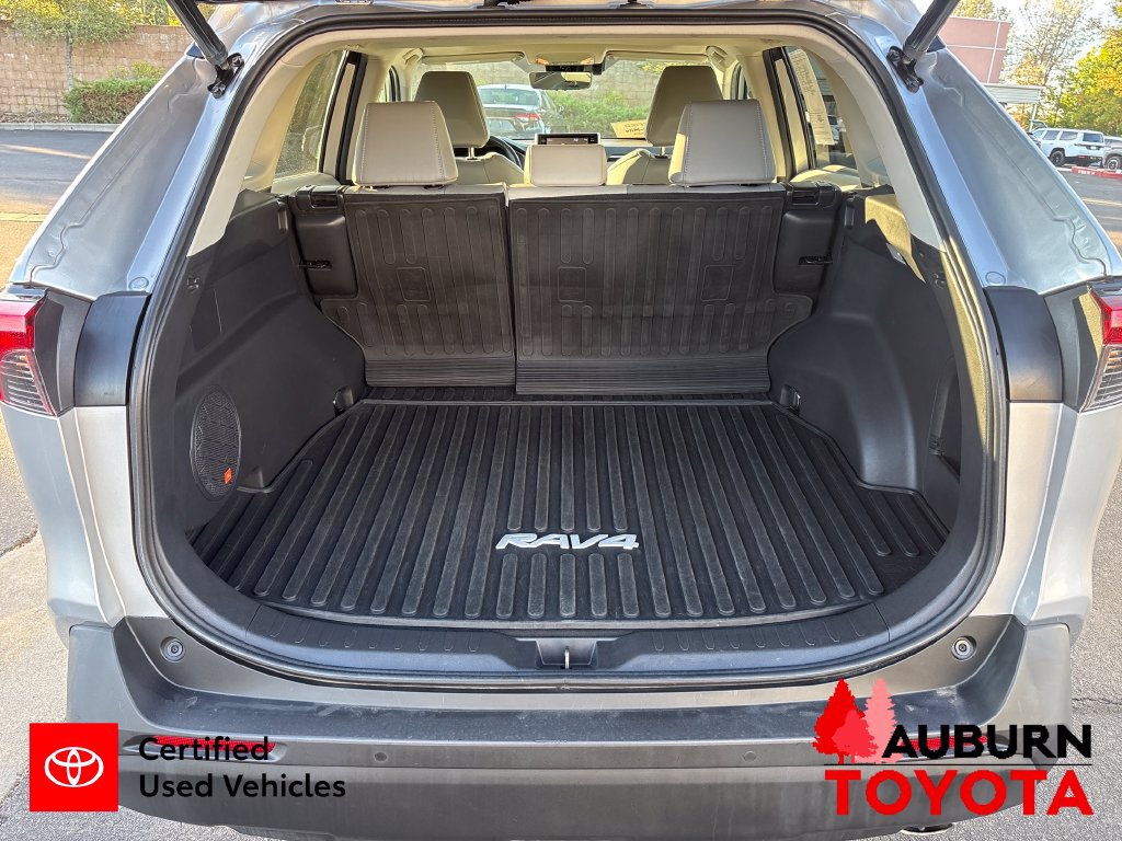Certified 2021 Toyota RAV4 XLE Premium AWD/4WD image 27