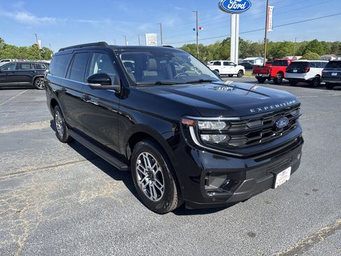 Certified 2025 Ford Expedition Max Active AWD/4WD image 4