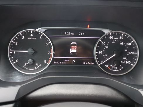 Used 2023 Nissan Pathfinder S AWD/4WD image 3
