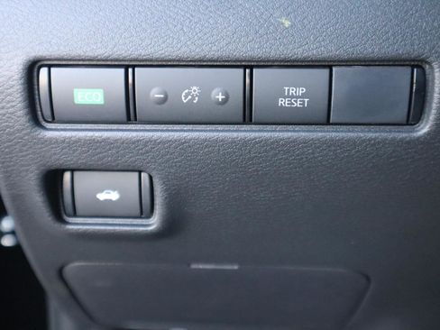 Used 2025 Nissan Sentra S image 27