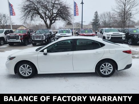 Used 2025 Toyota Camry SE image 8