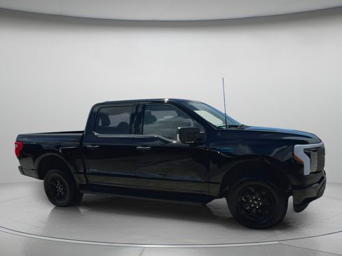 Used 2025 Ford F150 Lightning XLT image 35