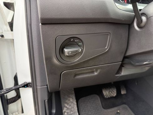 Used 2021 Volkswagen Tiguan SE w/ Panoramic Sunroof Package AWD/4WD image 16