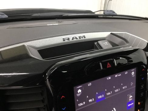 Used 2019 RAM 1500 Laramie AWD/4WD image 20