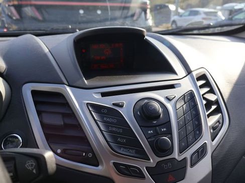 Used 2011 Ford Fiesta SEL w/ 301A Rapid Spec Order Code image 9