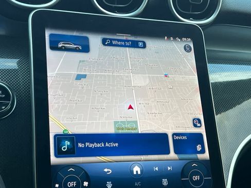 Used 2025 Mercedes-Benz GLC 300 image 20