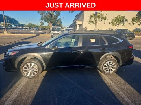 Used 2024 Subaru Outback Premium AWD/4WD image 4