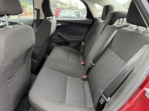 Used 2017 Ford Focus SE image 10