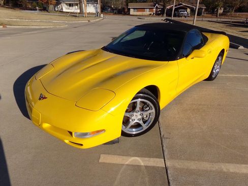 Used 2001 Chevrolet Corvette Convertible w/ Preferred Equipment Group2 image 13