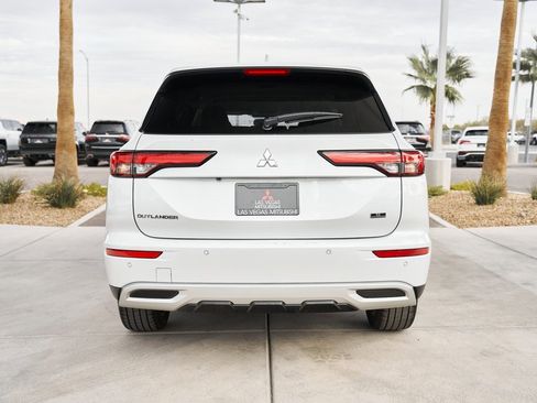 Used 2023 Mitsubishi Outlander SE image 7
