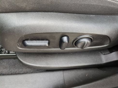Used 2021 Chevrolet Equinox LT w/ Driver Convenience Package FWD image 14