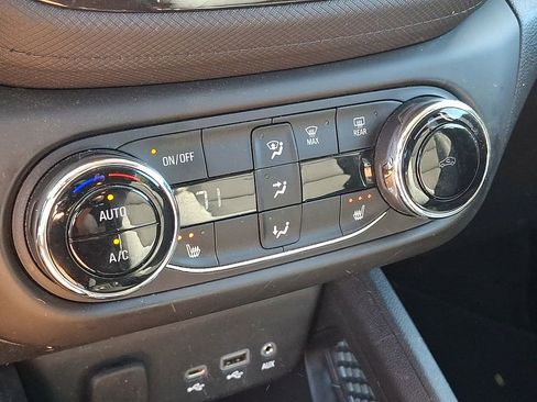 Used 2023 Chevrolet TrailBlazer LT w/ Convenience Package FWD image 15