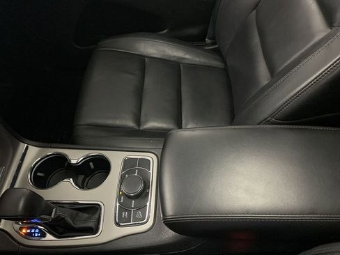 Used 2019 Jeep Grand Cherokee Limited w/ Trailer Tow Group IV AWD/4WD image 57