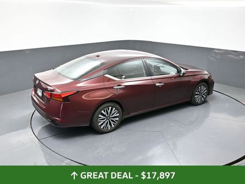 Used 2024 Nissan Altima 2.5 SV image 40