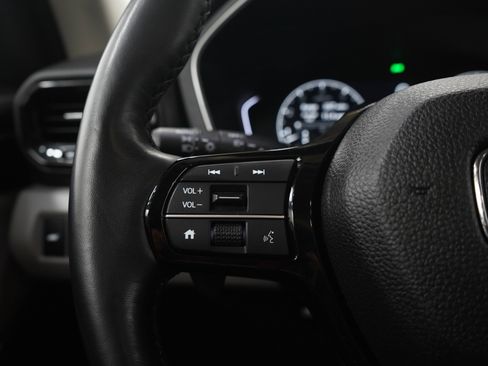 Used 2025 Honda Pilot Touring image 26