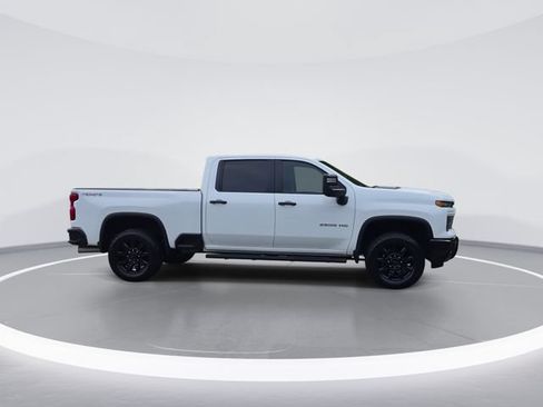 Used 2024 Chevrolet Silverado 2500 Custom w/ Custom Value Package AWD/4WD image 9