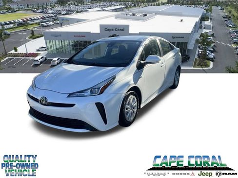 Used 2021 Toyota Prius L Eco FWD image 1