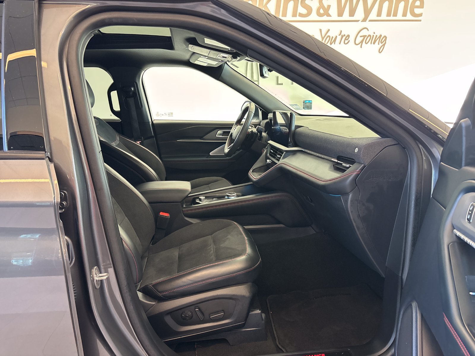 Certified 2025 Ford Explorer ST AWD/4WD image 6