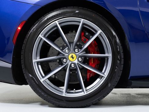 Used 2021 Ferrari 812 GTS image 21