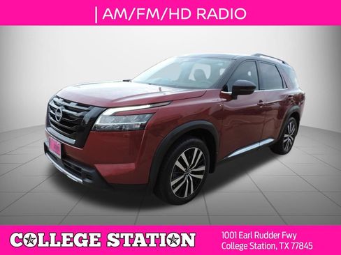 Used 2023 Nissan Pathfinder Platinum w/ Black Appearance Package FWD image 8