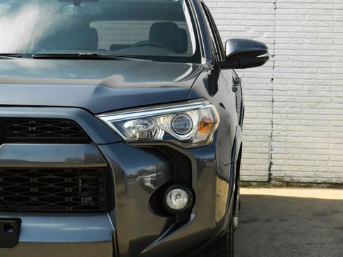 Used 2018 Toyota 4Runner SR5 Premium AWD/4WD image 42