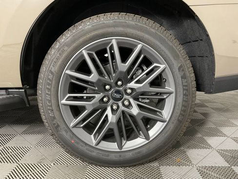 New 2026 Ford Expedition Platinum w/ Stealth Appearance Package AWD/4WD image 10