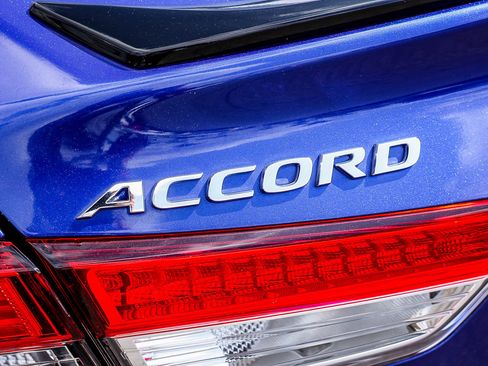 Used 2022 Honda Accord Sport image 9