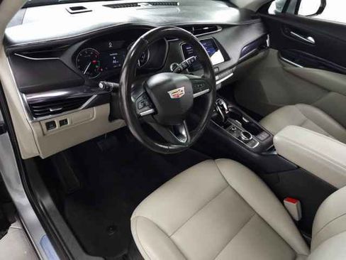 Used 2023 Cadillac XT4 Luxury w/ Cold Weather Package image 15