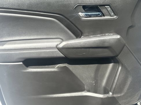 Used 2024 Chevrolet Colorado LT w/ LT Convenience Package II AWD/4WD image 10