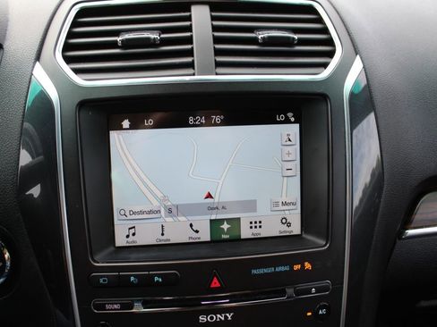 Used 2017 Ford Explorer Limited w/ Equipment Group 301A FWD image 21