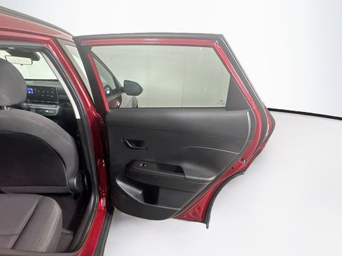 Used 2025 Hyundai Kona SEL FWD image 28