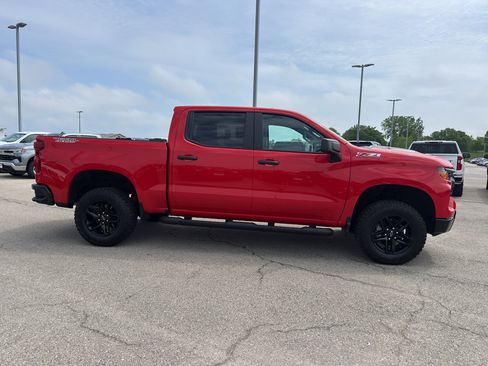 Used 2025 Chevrolet Silverado 1500 Custom Trail Boss AWD/4WD image 4