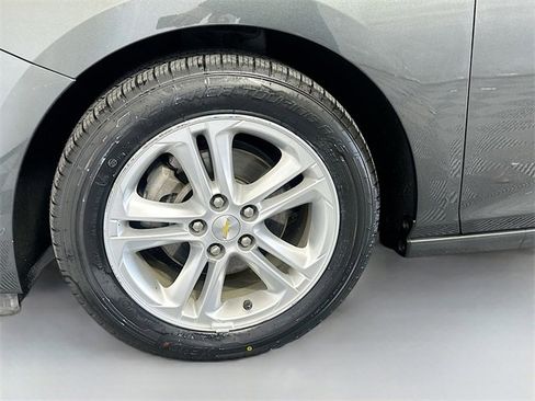 Used 2018 Chevrolet Cruze LT image 28