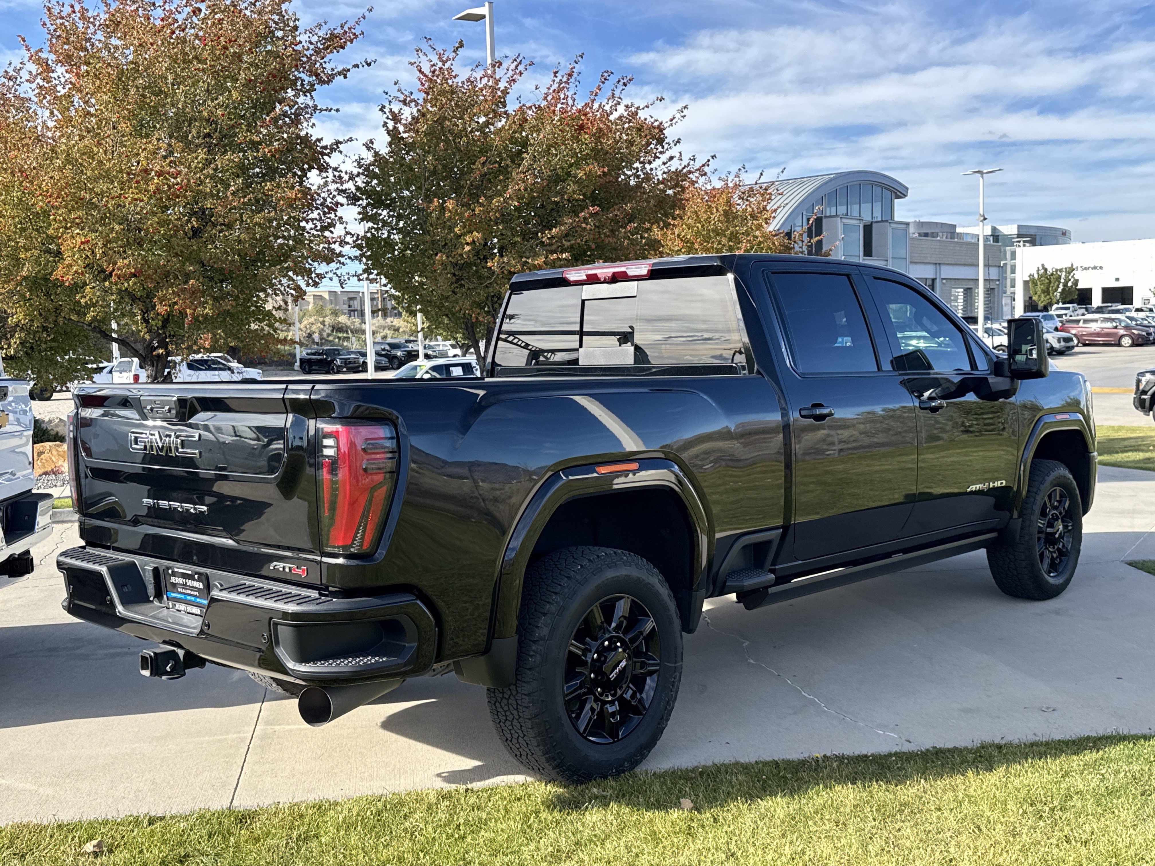 Certified 2024 GMC Sierra 3500 AT4 w/ AT4 Premium Plus Package AWD/4WD image 6
