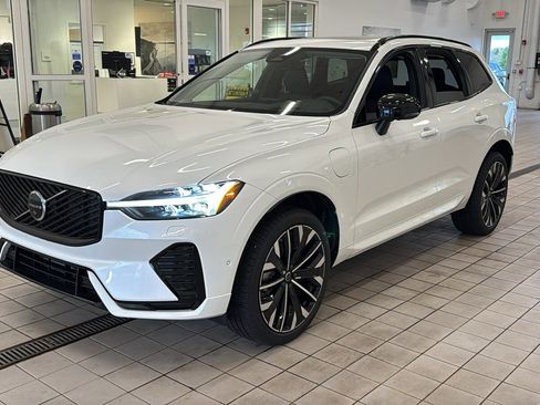 New 2026 Volvo XC60 T8 Ultra w/ Protection Package Premier AWD/4WD image 9