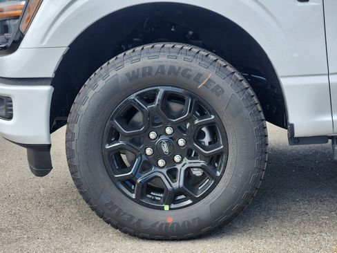 New 2026 Ford F150 XLT w/ FX4 Off-Road Package AWD/4WD image 8