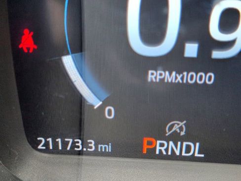 Certified 2025 Ford Explorer Active AWD/4WD image 9