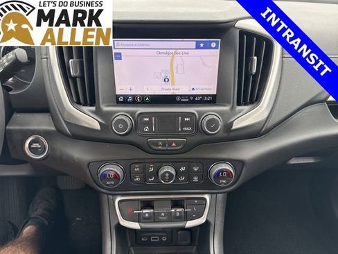 Used 2024 GMC Terrain SLT w/ Infotainment Package II AWD/4WD image 9