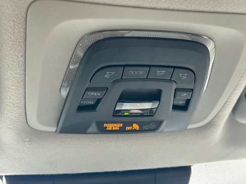 Used 2023 Toyota Corolla Cross LE w/ Moonroof Package image 32