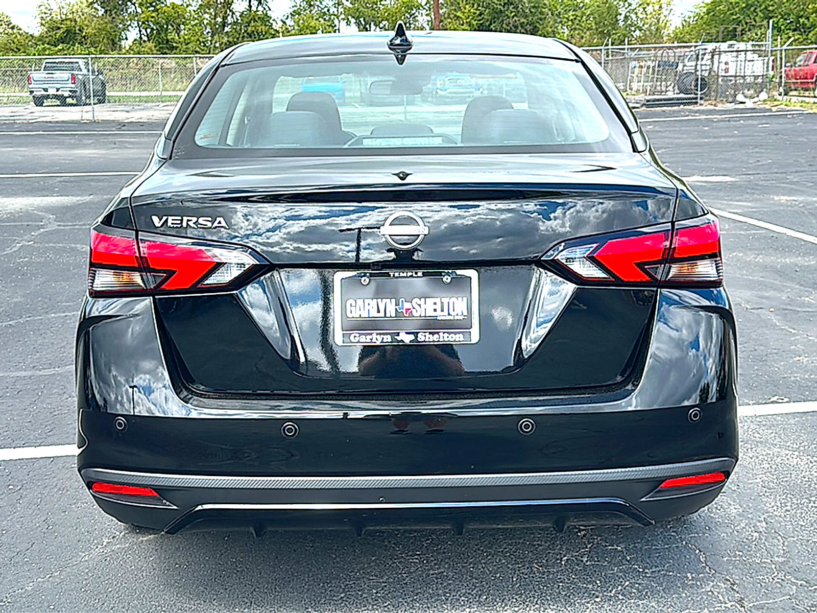 Used 2025 Nissan Versa SV FWD image 7